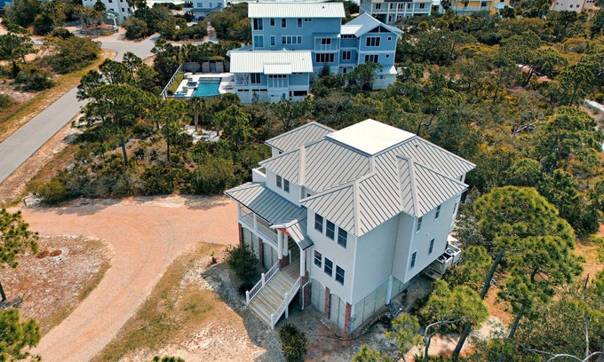Plantation House | Bright 6 BR Retreat with Pool, Elevator & Beach Access