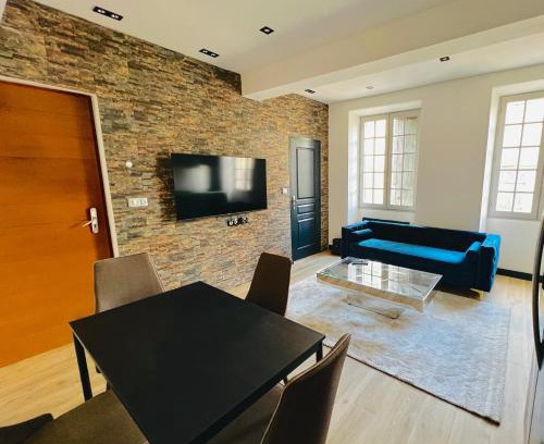 Limoux Apartment | Good Vibes Await: Family-Friendly Getaway