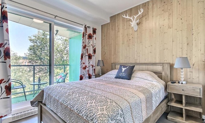 La Cite-Limoilou Apartment | Good Vibes Only: Modern 2-Bedroom Condo with Gym & More