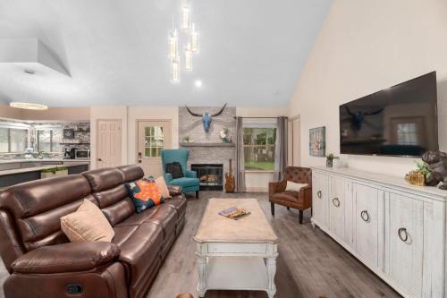 Milwood House | Good Vibes Roll: Family and Pet-Friendly 4-Star Retreat