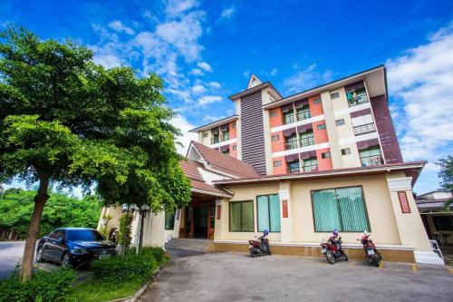 Sop Tui Hotel | Budget-Friendly Stay at Good View Residence with Breakfast