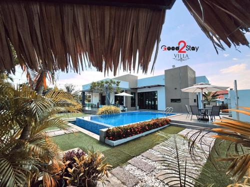 Kampung Tanjong Minyak Villa | Relax at Good2Stay Villa with Pool, BBQ & Gaming Fun