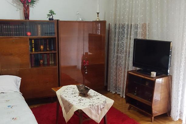 Trikala Apartment | Guest Rated 10/10 at Goodbye, Lenin - Family & Pet Friendly
