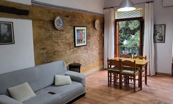 Barrio del Carmen Apartment | Comfortable Goodflat in València - Pet Friendly & Rated 8/10