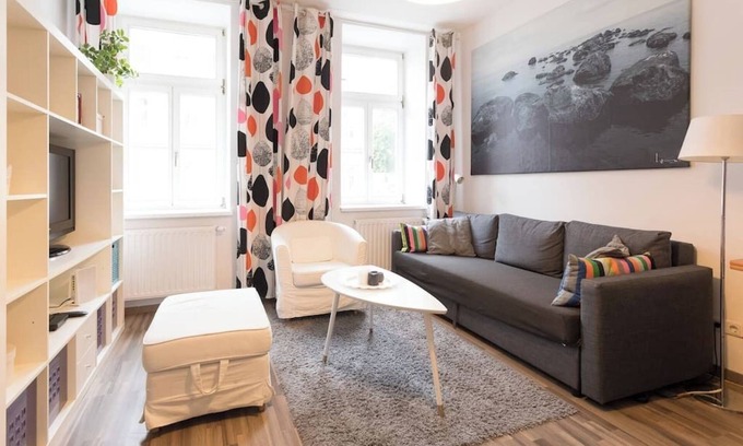 Ottakring Apartment | Discover Goodman’s Home 6: Spa, Breakfast & Family-Friendly
