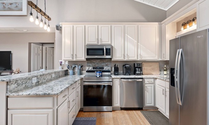 Southern Shores House | Goodnight Dune: Beach Block Retreat with Heated Pool & Hot Tub