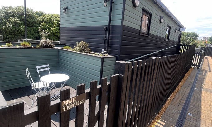 Barry Apartment | Top-Rated Goodstay Apartments by Urban Space with Kitchen
