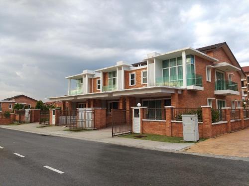 Kajang House | Pet-Friendly Getaway at Goodview Vacation Homestay, Kajang