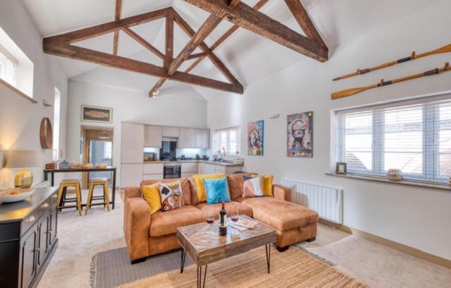 Pontrilas Apartment | Stylish 1-Bed City Apartment with Parking and Family Amenities