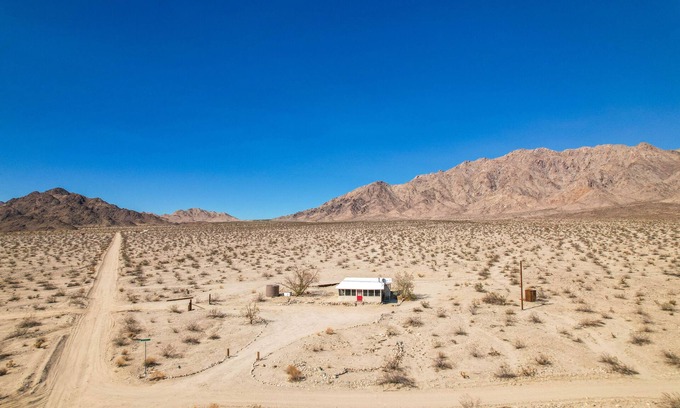 Twentynine Palms House | Inviting 1 Bedroom House & Artist Studio Near Wonder Valley