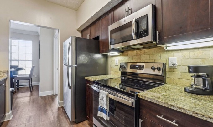 Lindbergh Apartment | Family-Friendly 2 Bed, 2 Bath Retreat - Rated 9/10!