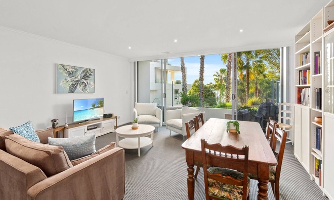 Chiswick Apartment | Inviting 2-Bedroom Retreat near Riverside Parks