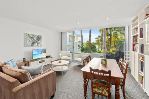 Chiswick Apartment | Bright 2-Bed Unit Close to Riverside Parks & Pet Friendly