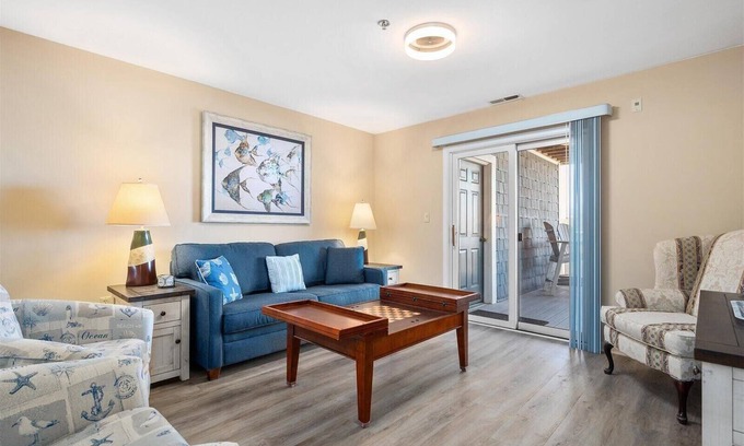 Heron Harbour Isle Condo | Beautiful 2-Bedroom at Harbour Club in Heron Harbour