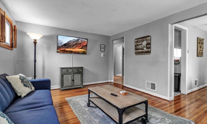 North Buffalo Apartment | Inviting North Buffalo Apartment with Free Driveway Parking