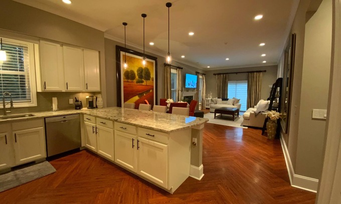 Columbus House | Exquisite Ranch Retreat with Spa, Kitchen & Top Guest Rating