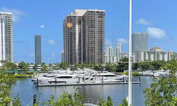 Aventura Apartment | Prime 2B/2B Retreat in Aventura with Pool & Spa