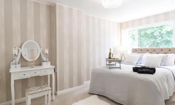Bletchley House | Beautiful 3-Bed House in Bletchley, Milton Keynes - 4 Stars