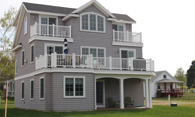 Ogunquit - Wells House | Beautiful 3 BR Wells-Moody Beach with Ocean Views & Pool