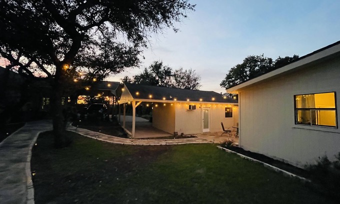 Austin Cottage | Idyllic Cottage Cluster with Private Homes and Kitchen Access