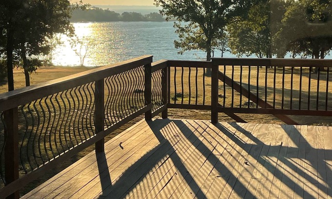 Kingston House | Relaxing Lake Texoma Getaway with Pool and Ocean Views