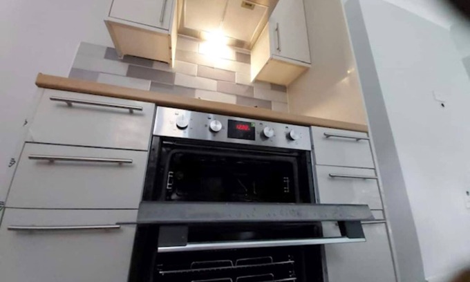 Petts Wood and Knoll House | Spacious 4-Bedroom House in Orpington with Family Amenities