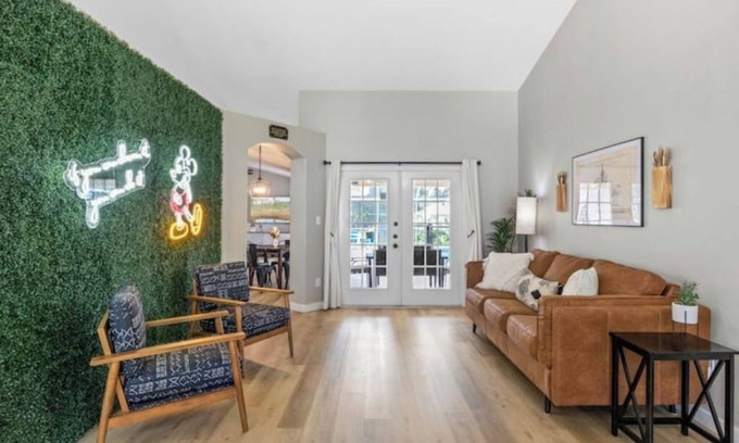Greater Groves House | Inviting 4 Bedroom Home Close to Disney with Private Pool