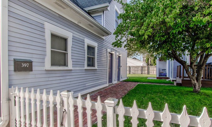 Noblesville House | Prime 5BR Home - Steps from Downtown Noblesville!