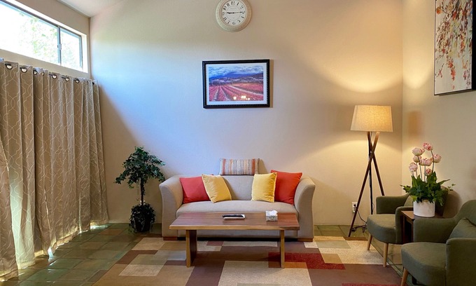 Blenman-Elm House | Modern Smart Townhome Near UA/Banner - Rated 10/10!
