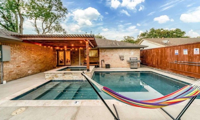 Willow Meadows/Willowbend Area House | Charming Houston Home with Private Pool for Memorable Stays