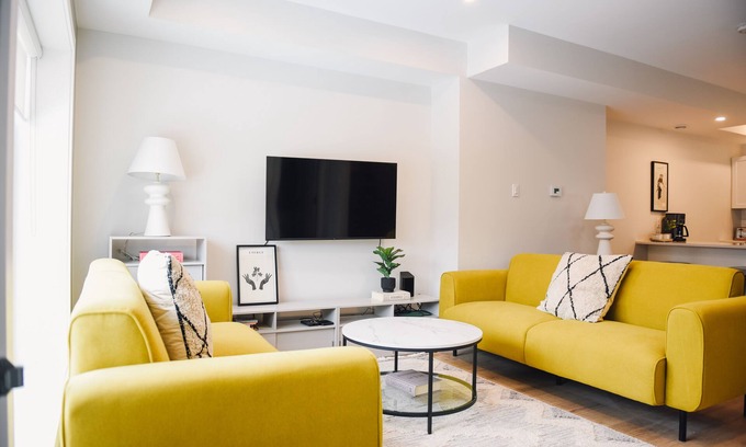 Winnipeg Condo | Unique 5-Bed Townhouse with Family-Friendly Amenities