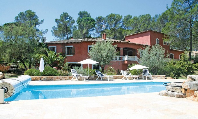 Puget-sur-Argens Apartment | Family-Friendly 2 Bedroom Retreat in Puget-sur-Argens