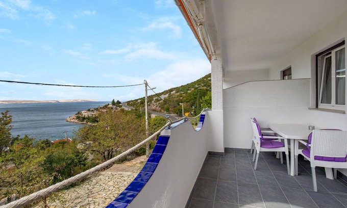 Baric Draga Apartment | Charming Stay in Family House by the Ocean in Bari