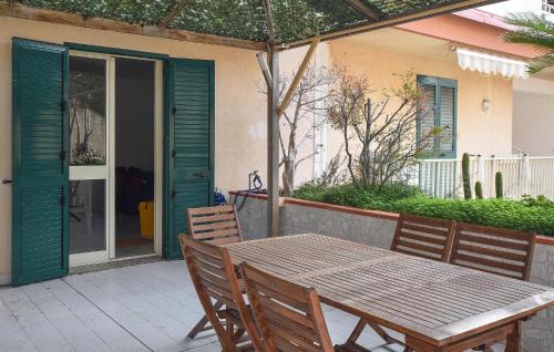 Marina di Ragusa Apartment | Stylish Marina Di Ragusa Apartment with Wi-Fi & Child-Friendly Amenities