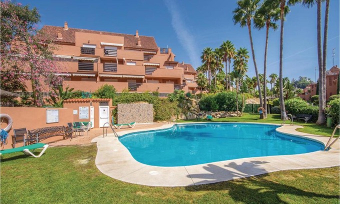 Casares Apartment | Stylish Apartment in Casares Costa with Pool & Kitchen
