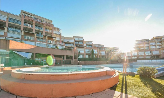 Theoule-Superieur Apartment | Inviting 2 Bedroom Apartment with Pool in Théoule-Sur-Mer