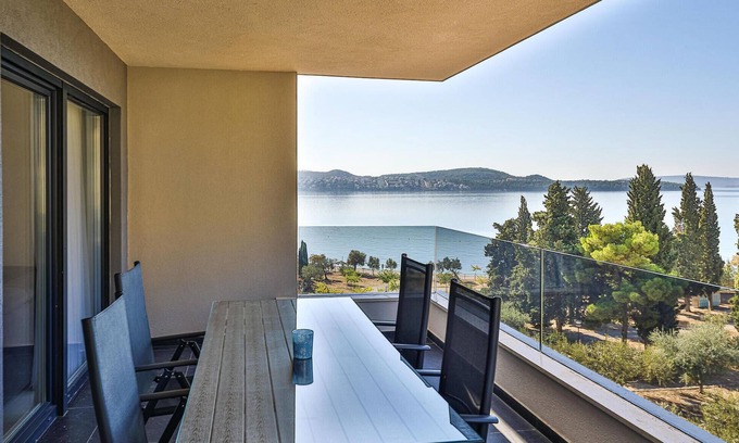Seget Donji Apartment | Modern Family Vacation Apartment Steps from the Beach
