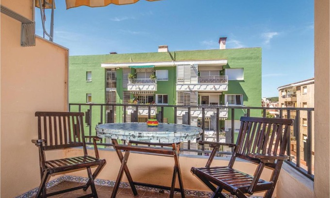 Pineda de Mar Apartment | Cozy 1 Bedroom Apartment in Pineda De Mar - Child Friendly