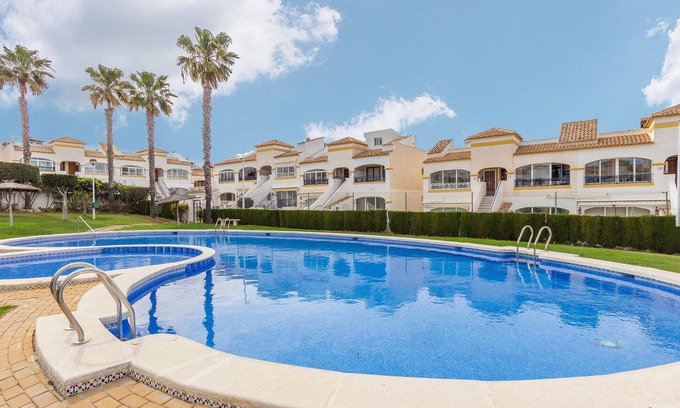 Gran Alacant Apartment | Enjoy a Relaxing Vacation Apartment with Pool Access