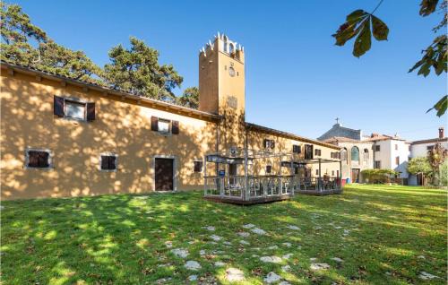 Martinski Apartment | Inviting Apartment in Martinski with Private Pool & Wifi