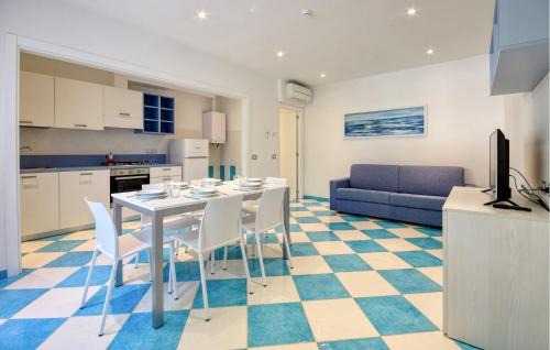 Ghiaia Apartment | Elegant Deiva Marina Apartment with Free Wifi & Kids Welcome