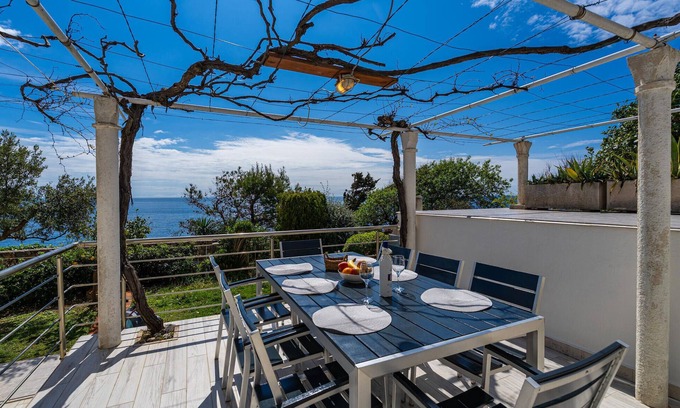 Gorica Apartment | Exceptional 4-Bedroom Dubrovnik Retreat with Ocean Views