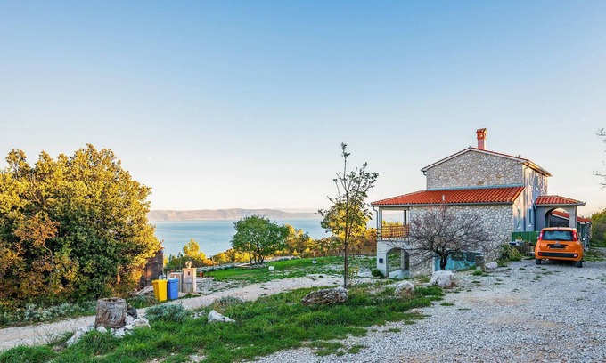 Gondolici Apartment | Experience Oceanfront Bliss in Our Inviting Vacation Apartment