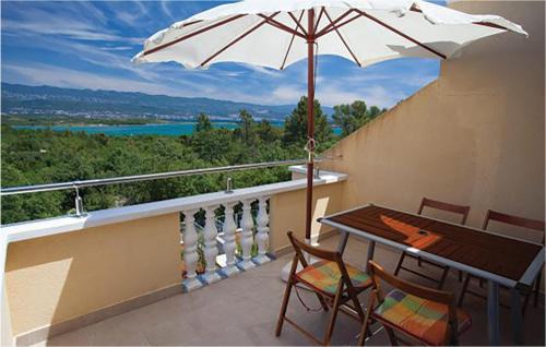 Cizici Apartment | Cozy Apartment in Malinska with Kitchen & Pet-Friendly Amenities