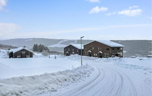 Syssleback Apartment | Inviting Apartment in Sysslebäck with Sauna & Child-Friendly Amenities
