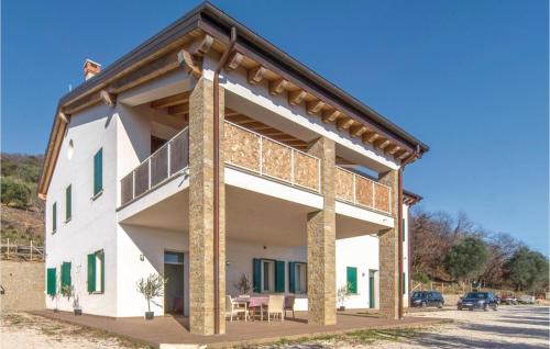 Cinto Euganeo Apartment | Ideal Apartment in Valnogaredo with Pool and WiFi