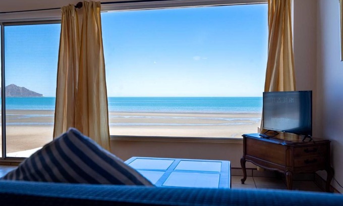 Villas de Las Palmas House | Beautiful Beachfront Condo with Child-Friendly Amenities