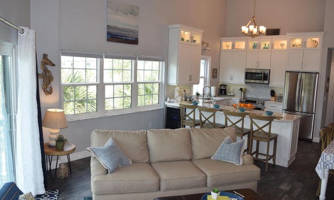 Indian Shores Condo | Coastal Paradise: Beach Access & Ocean Views Awaiting You