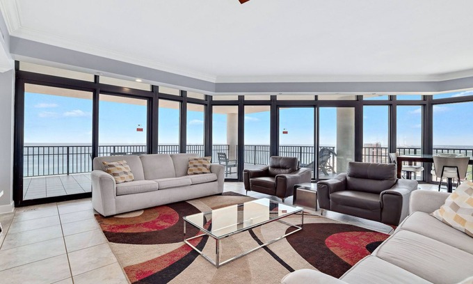 Orange Beach Condo | Beachfront Oasis with Lazy River & Ocean Views Awaits You