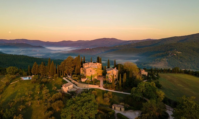 Umbertide Villa | Exclusive Borgo: Family-Friendly Retreat with Ocean Views